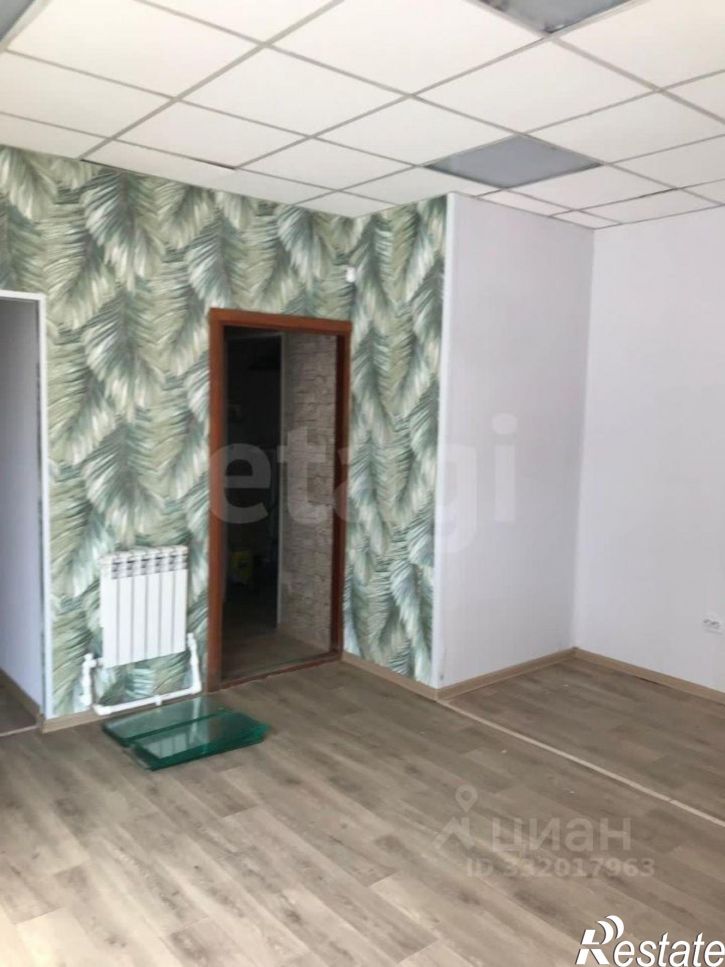 Торговое помещение ул Самстроя, 1,  д. 1