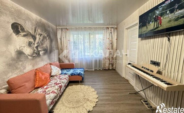 4-комн квартира Полевской, улица Бажова, 8А