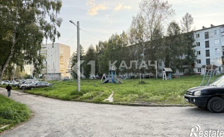 4-комн квартира Полевской, улица Бажова, 8А